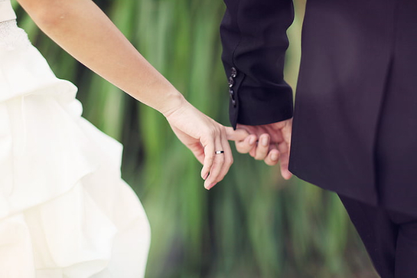 出轨女的怎么挽回老公老婆：重建信任与情感的实用指南