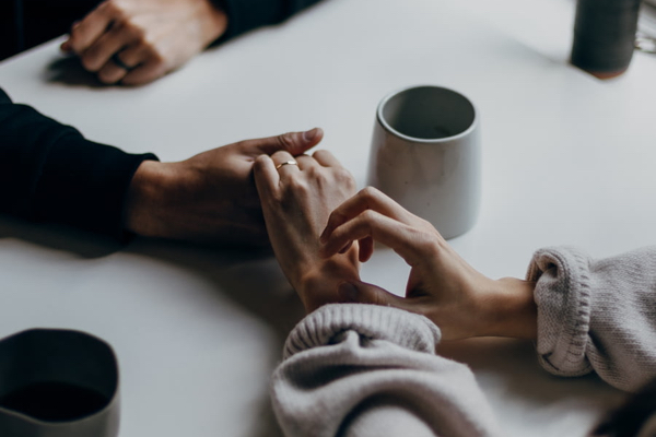 挽回老公最感人的信息简短：如何用真诚话语修复婚姻裂痕