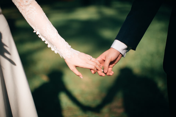 出轨男的怎么挽回老公老婆：情感修复与婚姻重建的实用指南