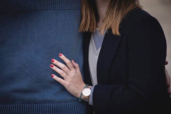 女儿和男友分手后如何挽回感情？情感支持与挽回策略全解析