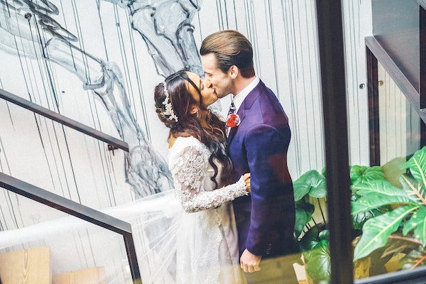 丈夫出轨要离婚如何挽回？5个有效步骤帮你修复婚姻