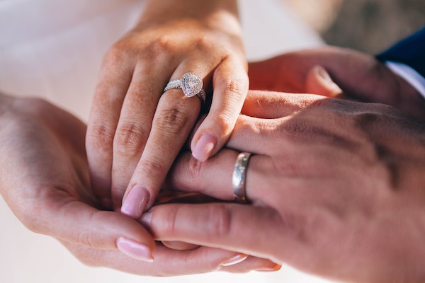 用搞笑短句挽回老公：幽默化解婚姻危机的秘诀
