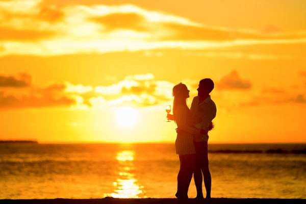 老婆顶着压力挽回老公：婚姻危机解决与沟通技巧指南